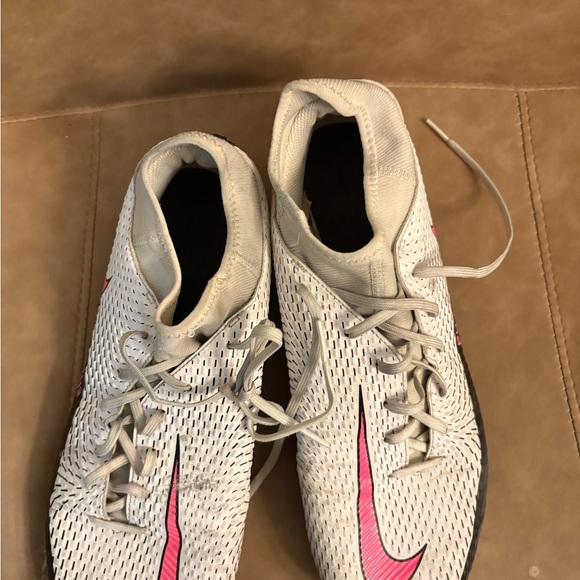 Nike phantom gt2 dynamic elite fit fg soccer cleats white pink size 12 - Picture 6 of 9